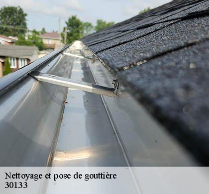 Nettoyage et pose de gouttière  les-angles-30133 JF Couverure